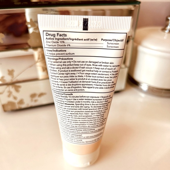 NEW Riversol SPF 30 Tinted Moisturizer 100 - Picture 2 of 4